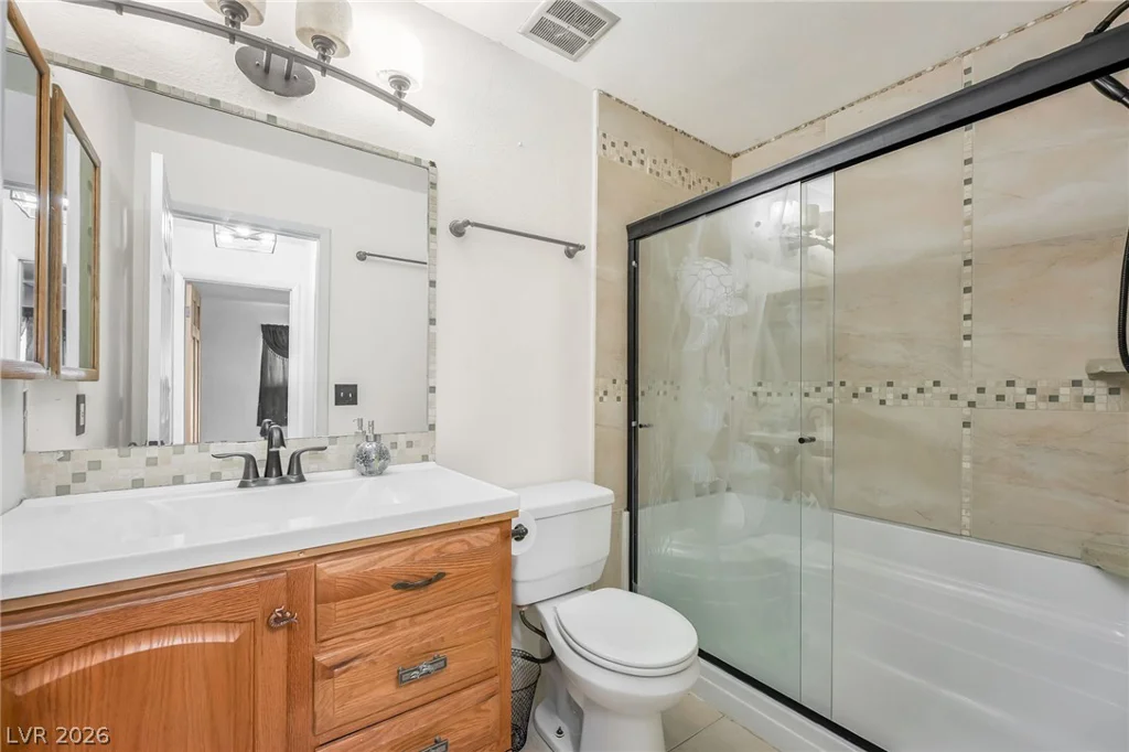 6604 Larchwood, Las Vegas, NV 89103