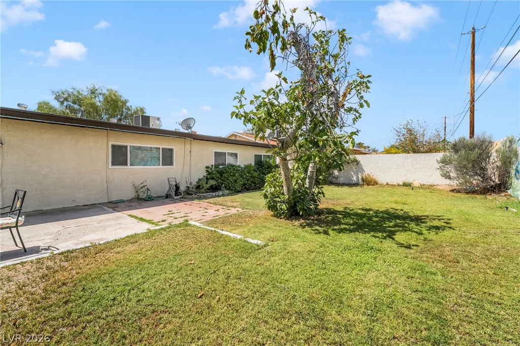6604 Larchwood, Las Vegas, NV 89103