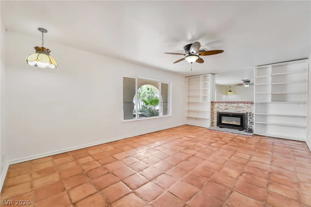 6604 Larchwood, Las Vegas, NV 89103