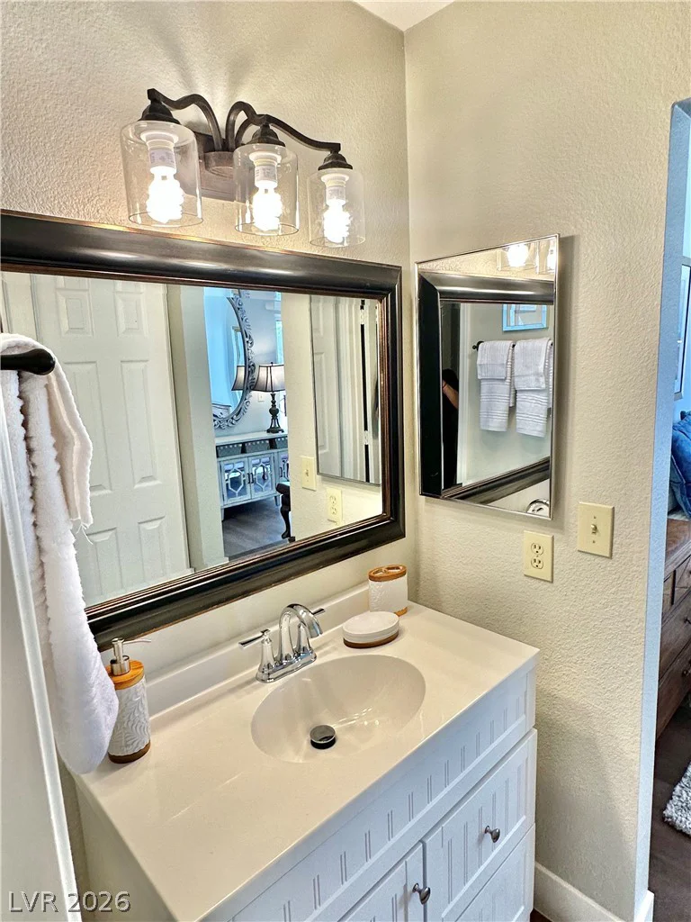 2716 LODESTONE, Las Vegas, NV 89117