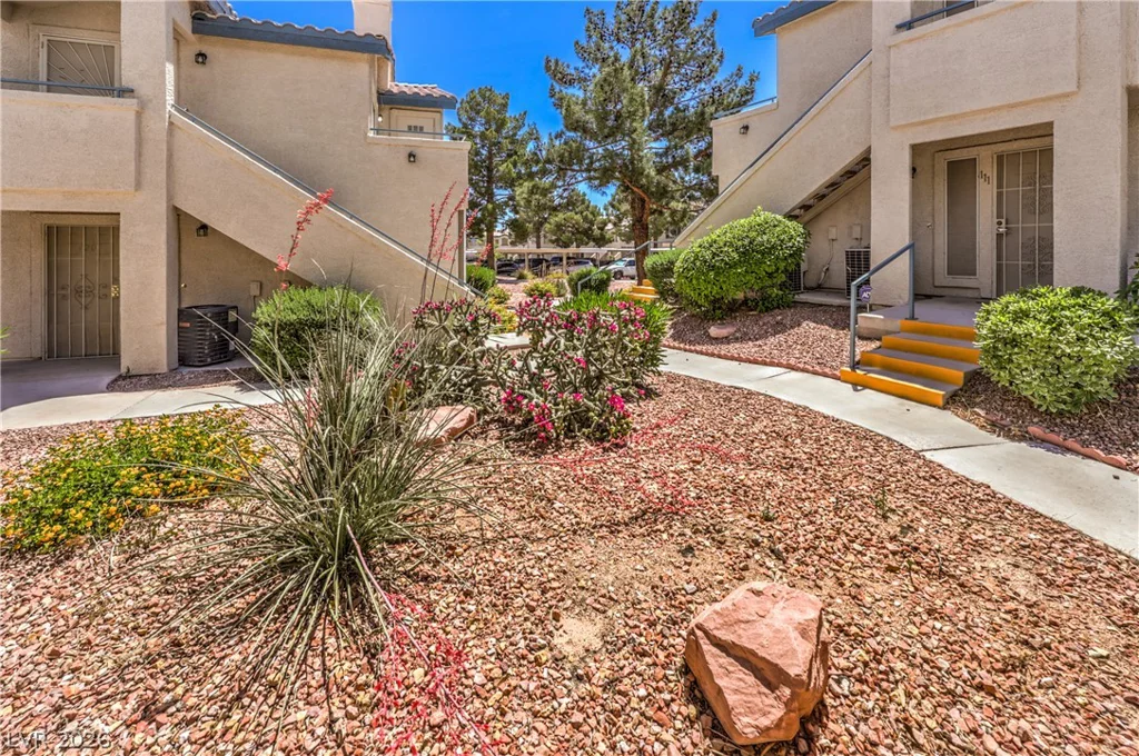 3425 Russell, Las Vegas, NV 89120