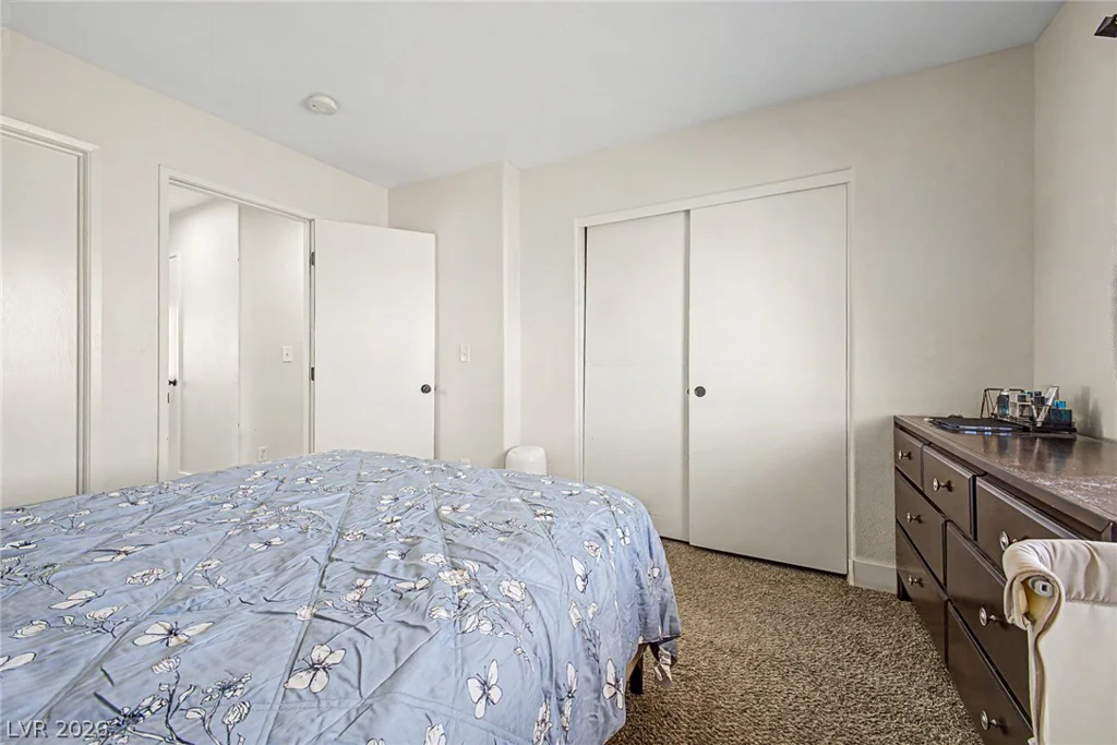 5208 Paradise Valley, Las Vegas, NV 89156