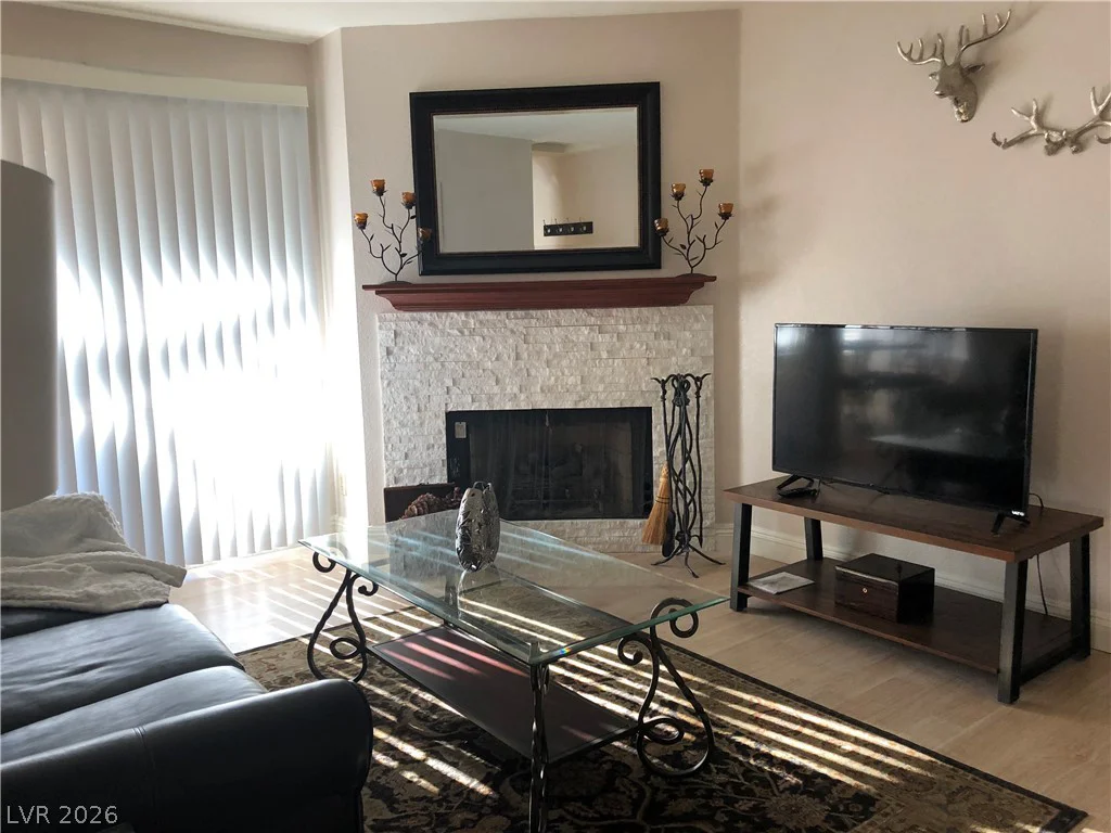 2200 FORT APACHE, Las Vegas, NV 89117
