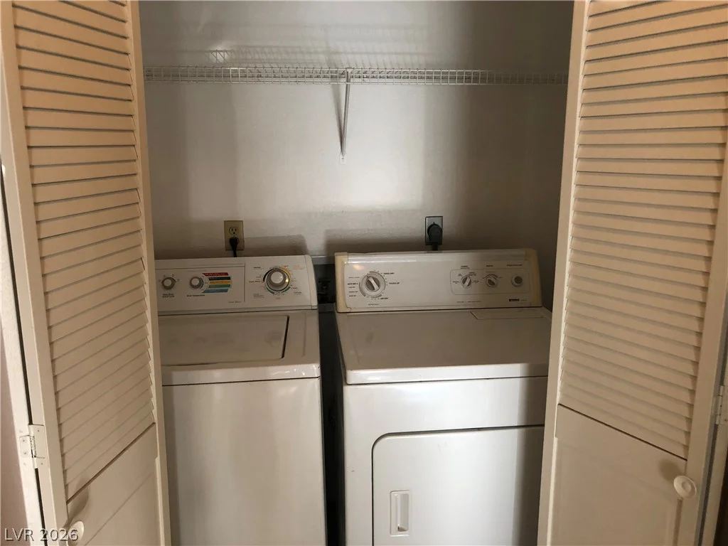 2200 FORT APACHE, Las Vegas, NV 89117