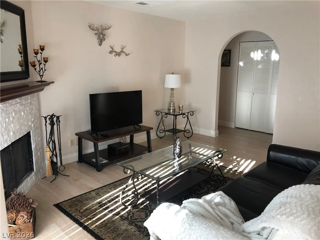 2200 FORT APACHE, Las Vegas, NV 89117