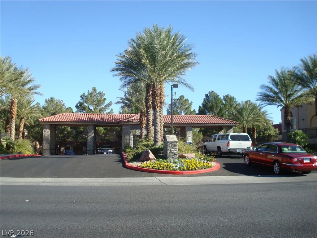 2200 FORT APACHE, Las Vegas, NV 89117