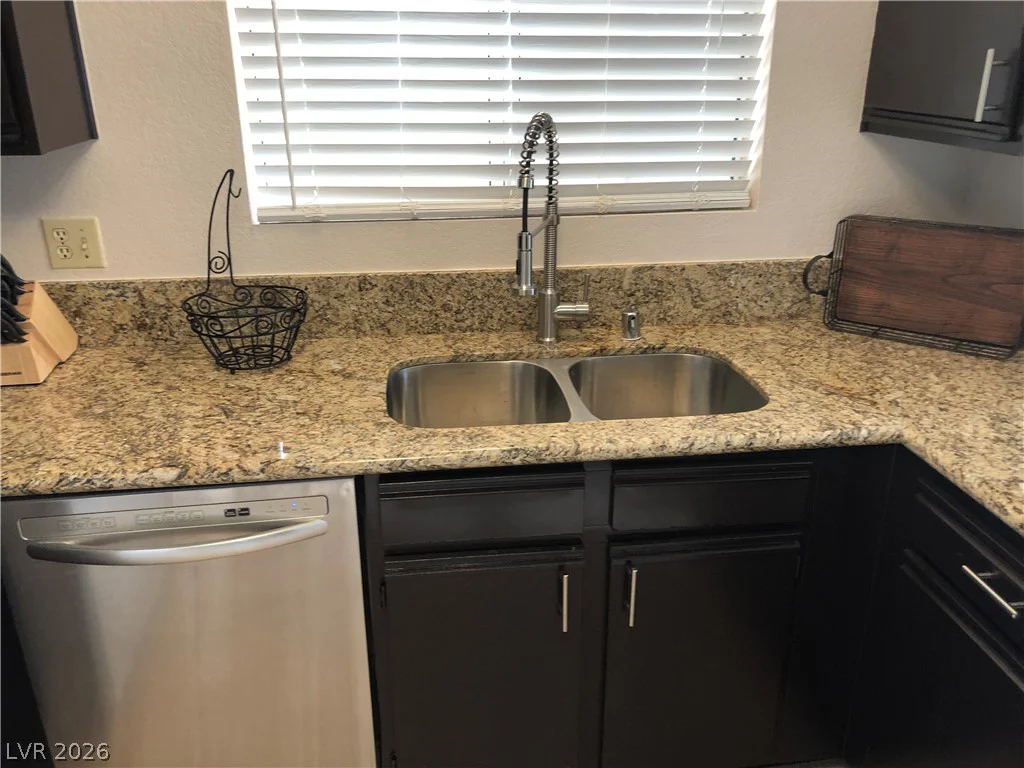 2200 FORT APACHE, Las Vegas, NV 89117