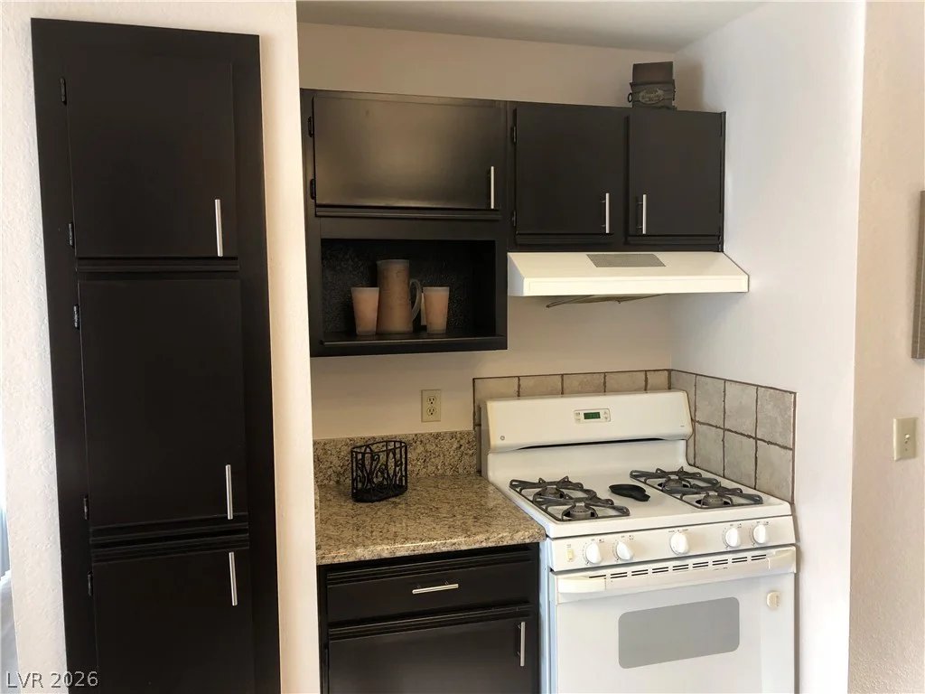 2200 FORT APACHE, Las Vegas, NV 89117