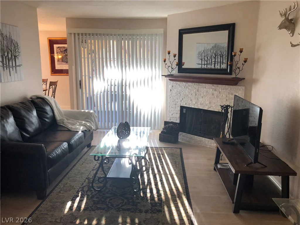 2200 FORT APACHE, Las Vegas, NV 89117