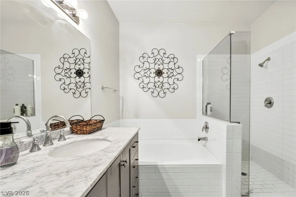8709 Red Rio, Las Vegas, NV 89128