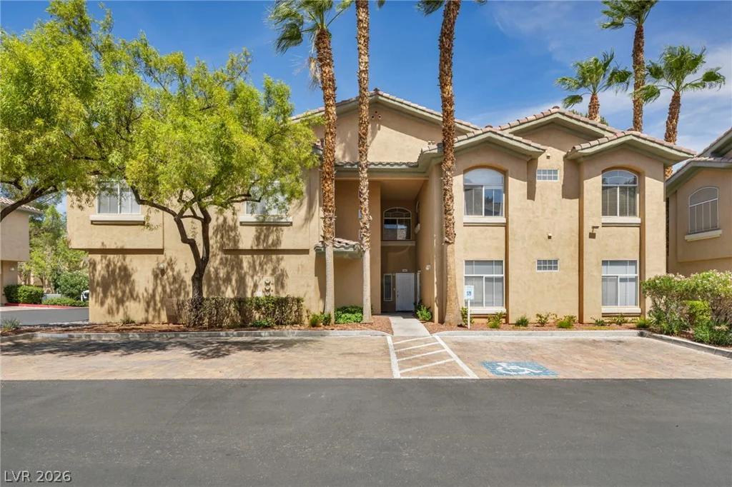 8709 Red Rio, Las Vegas, NV 89128