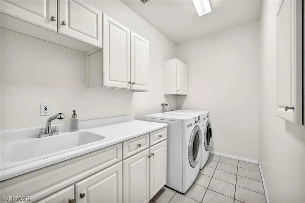 8709 Red Rio, Las Vegas, NV 89128