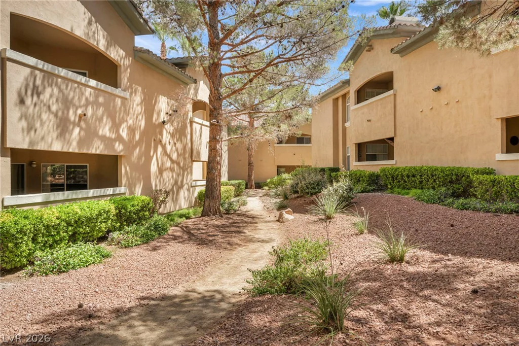8709 Red Rio, Las Vegas, NV 89128