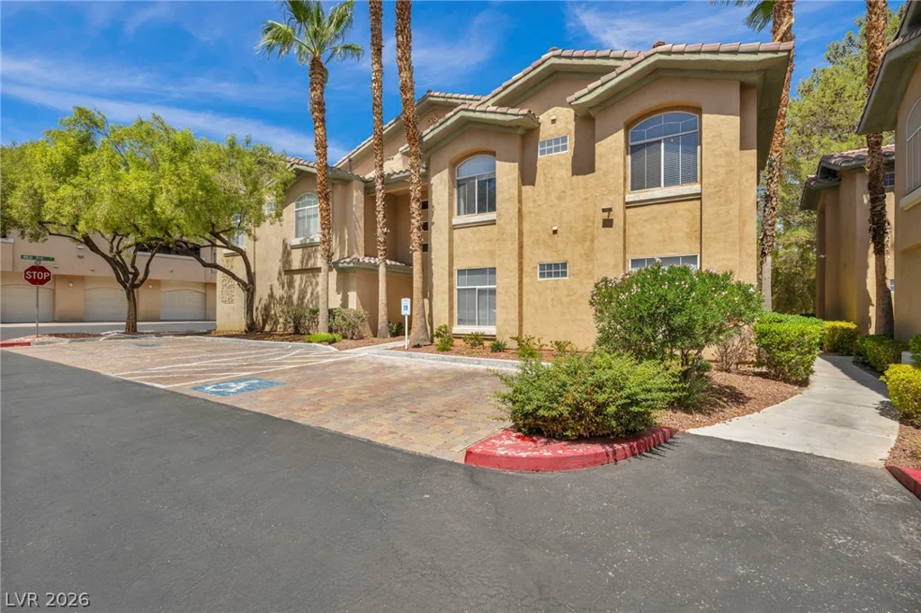8709 Red Rio, Las Vegas, NV 89128