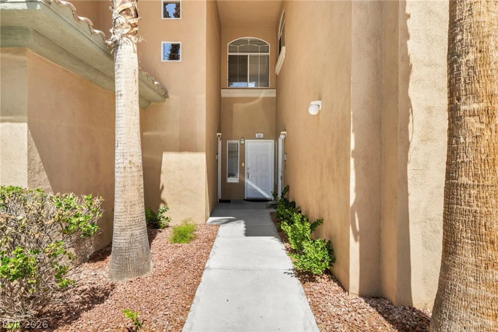 8709 Red Rio, Las Vegas, NV 89128