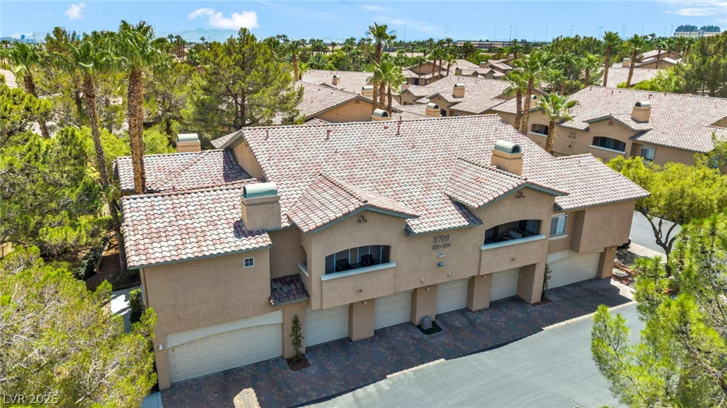 8709 Red Rio, Las Vegas, NV 89128