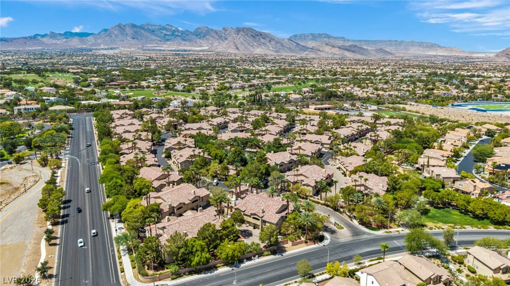 8709 Red Rio, Las Vegas, NV 89128