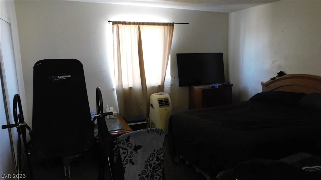 6333 Washington, Las Vegas, NV 89107