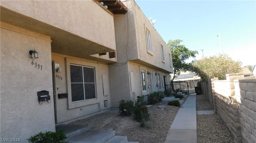 6333 Washington, Las Vegas, NV 89107