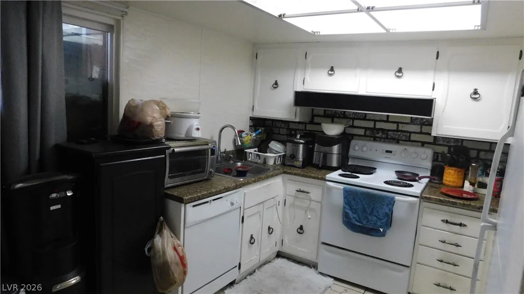6333 Washington, Las Vegas, NV 89107