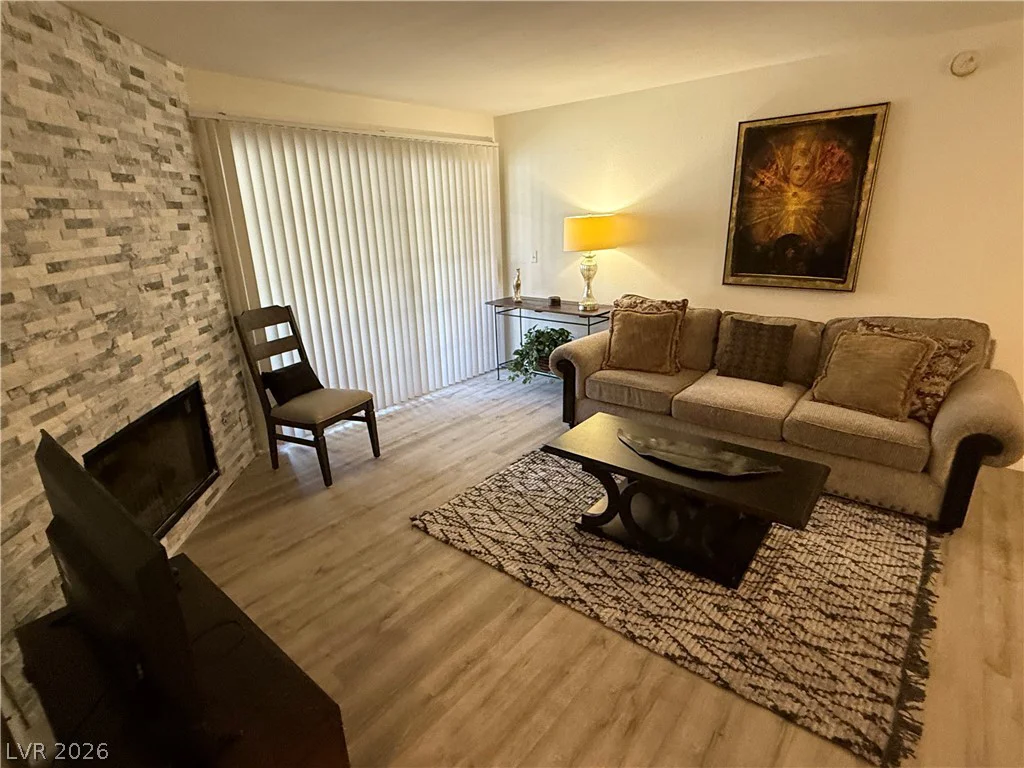 2200 FORT APACHE, Las Vegas, NV 89117