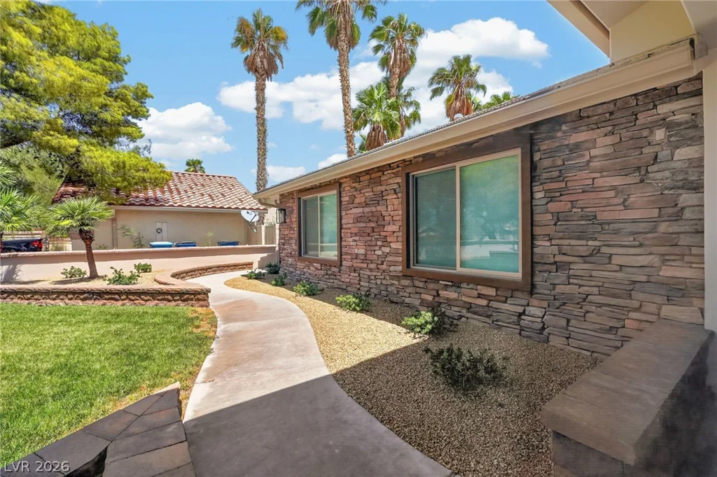 8030 La Cienega, Las Vegas, NV 89123