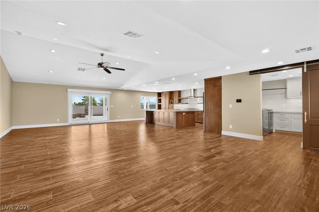 8030 La Cienega, Las Vegas, NV 89123