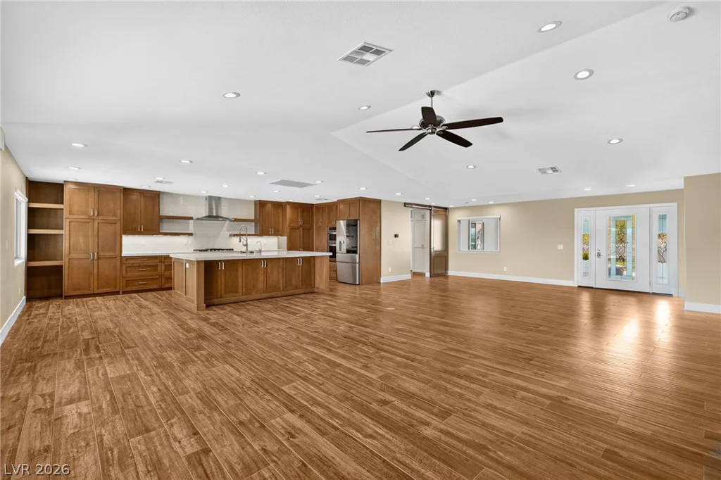 8030 La Cienega, Las Vegas, NV 89123
