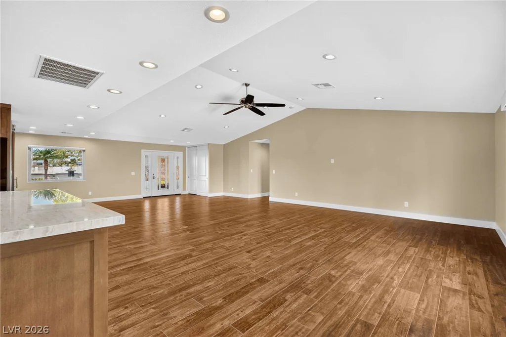 8030 La Cienega, Las Vegas, NV 89123