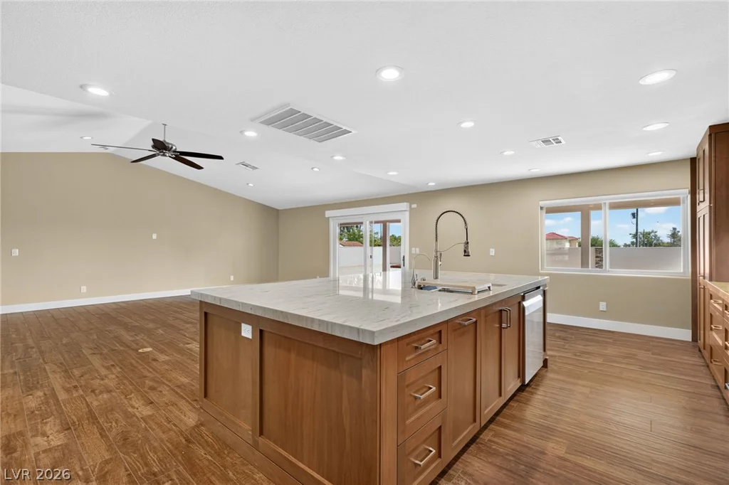 8030 La Cienega, Las Vegas, NV 89123