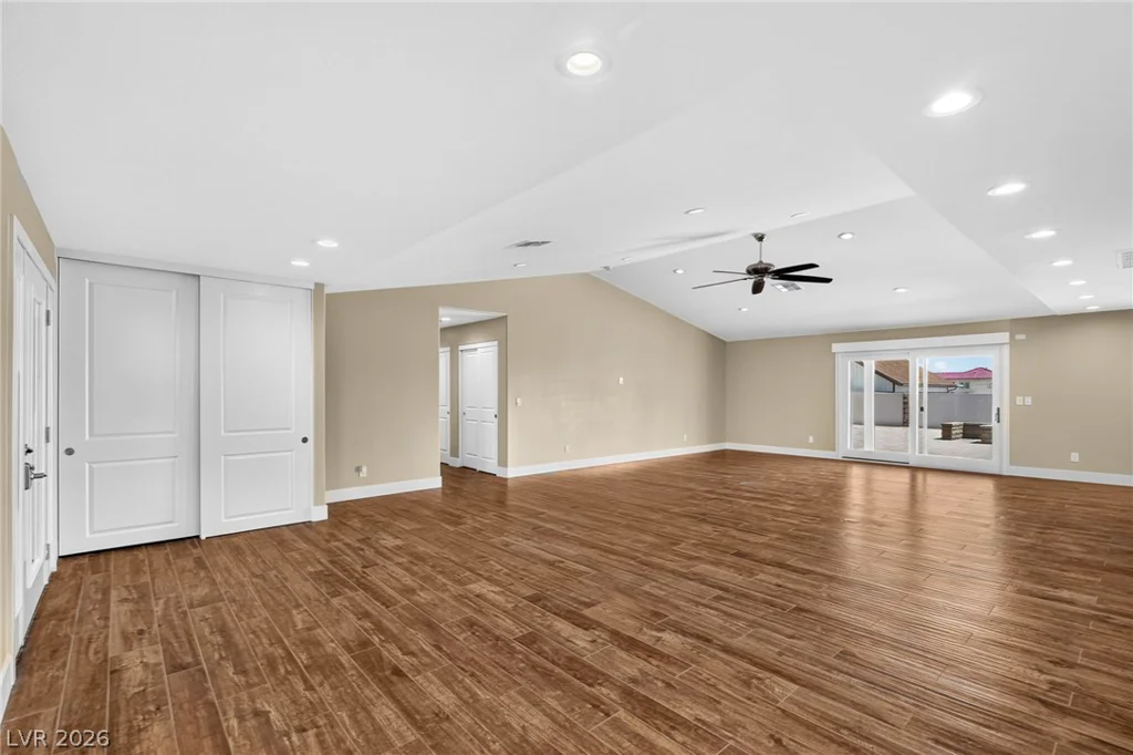 8030 La Cienega, Las Vegas, NV 89123