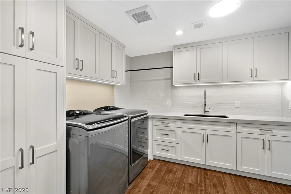 8030 La Cienega, Las Vegas, NV 89123