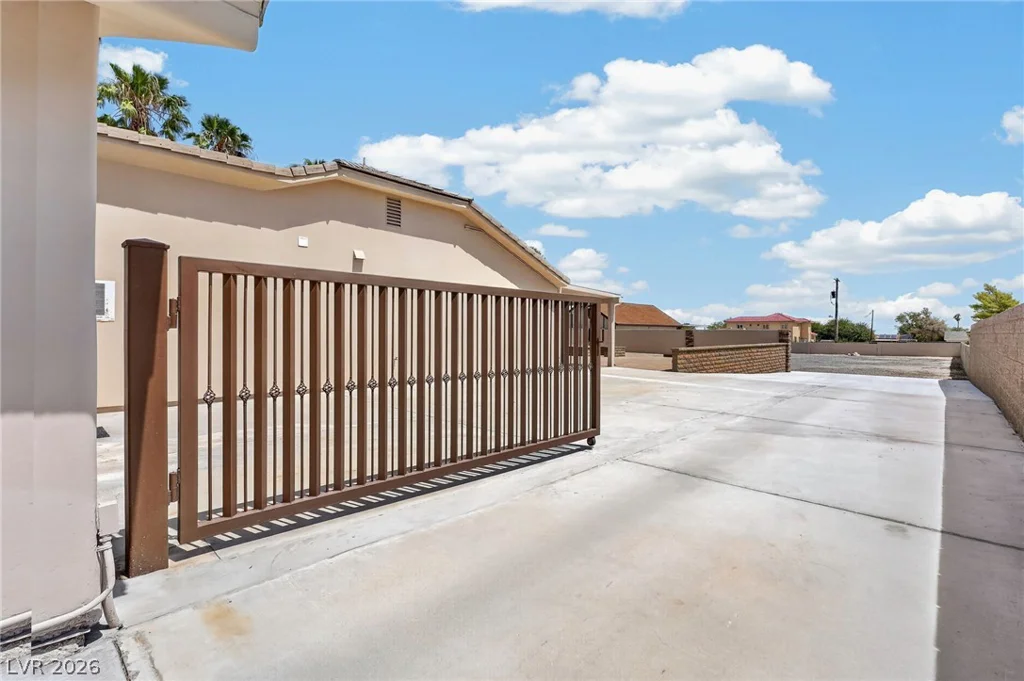8030 La Cienega, Las Vegas, NV 89123