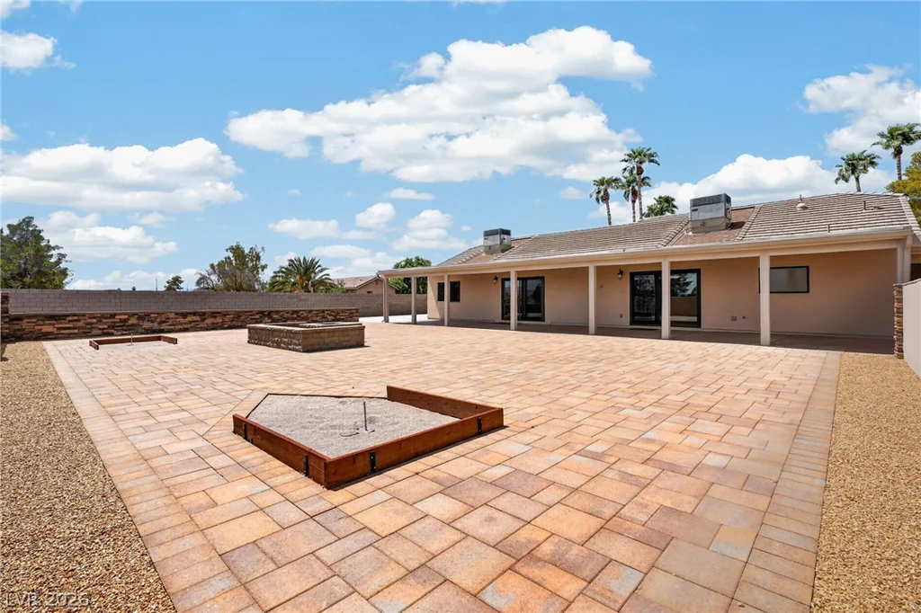 8030 La Cienega, Las Vegas, NV 89123