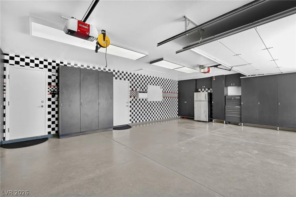 8030 La Cienega, Las Vegas, NV 89123