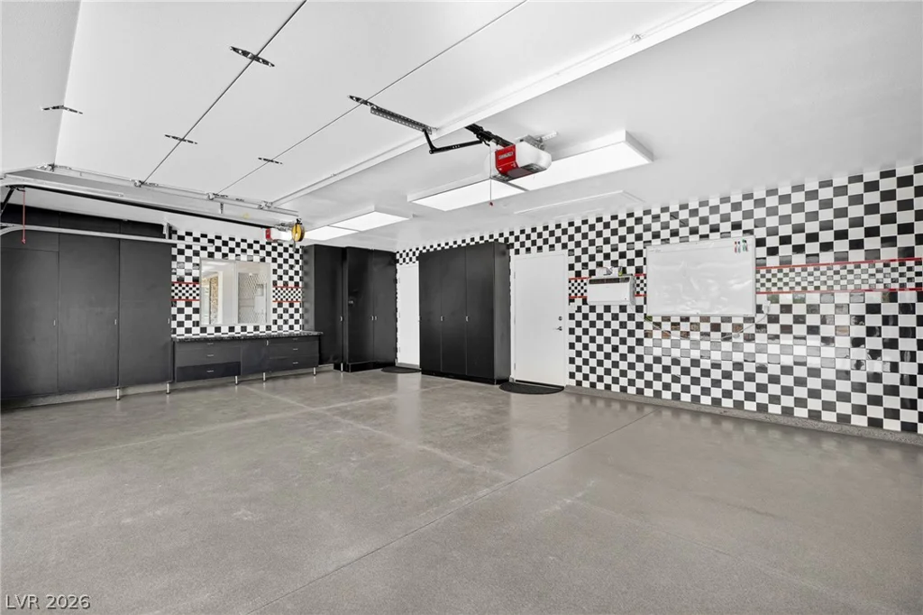 8030 La Cienega, Las Vegas, NV 89123