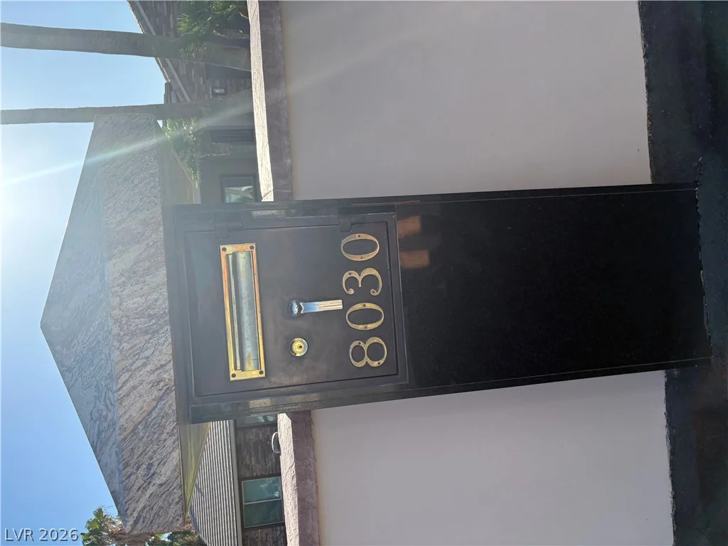 8030 La Cienega, Las Vegas, NV 89123