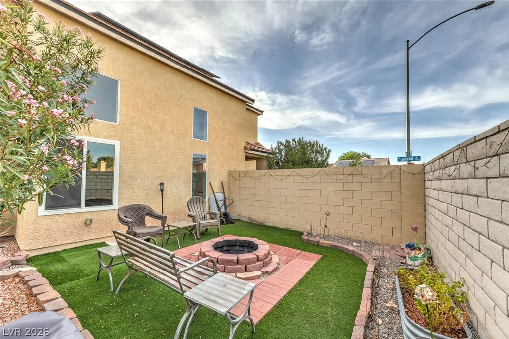 1527 Council Bluff, North Las Vegas, NV 89031
