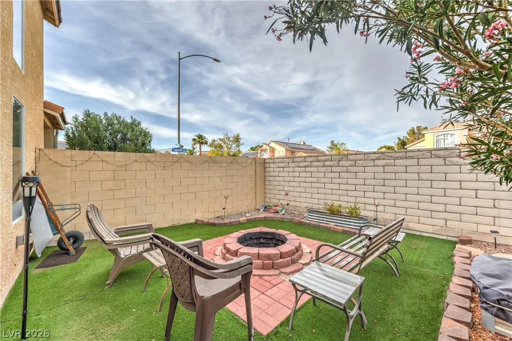 1527 Council Bluff, North Las Vegas, NV 89031