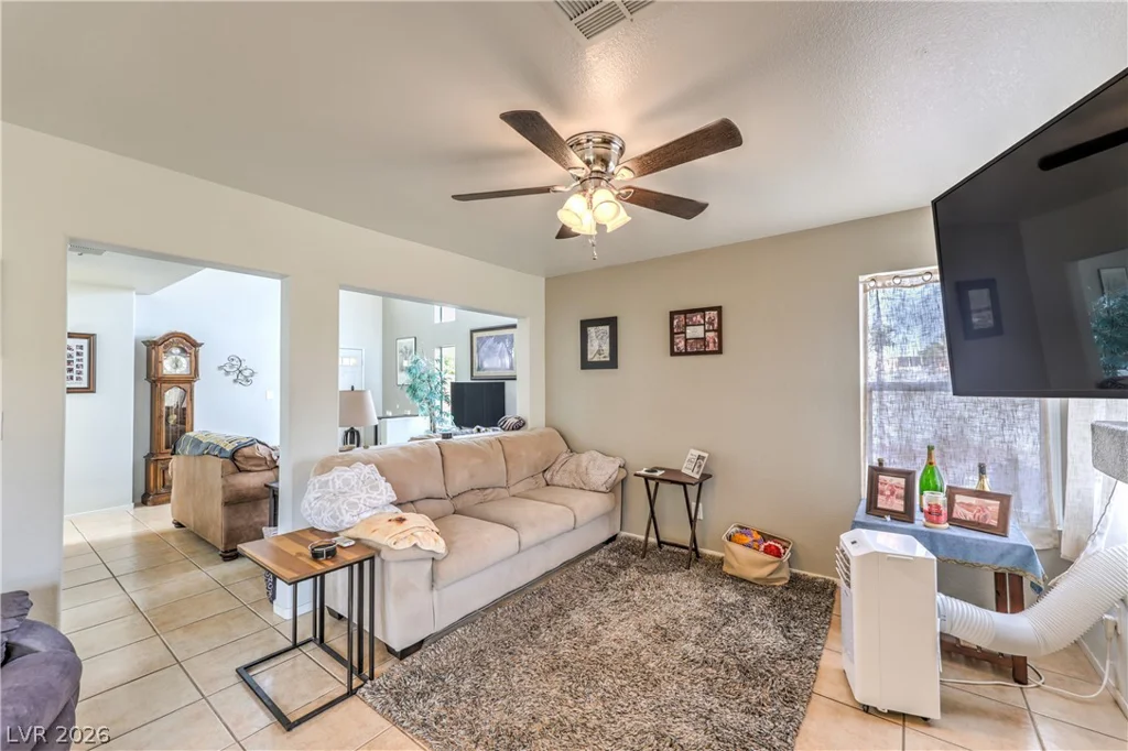 1527 Council Bluff, North Las Vegas, NV 89031