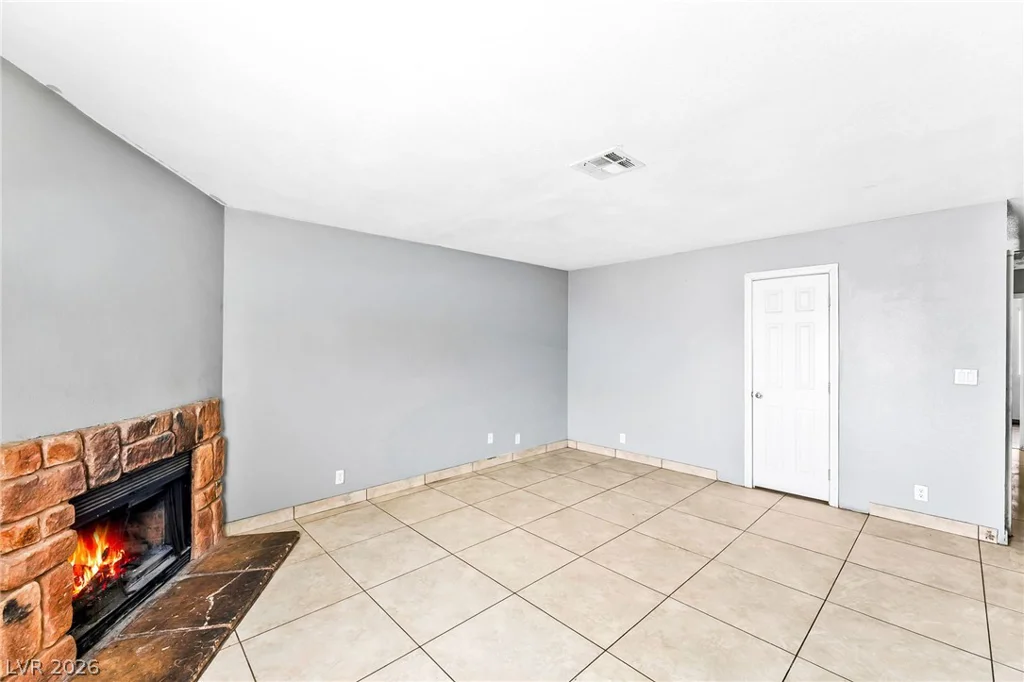6914 Appleton, Las Vegas, NV 89156