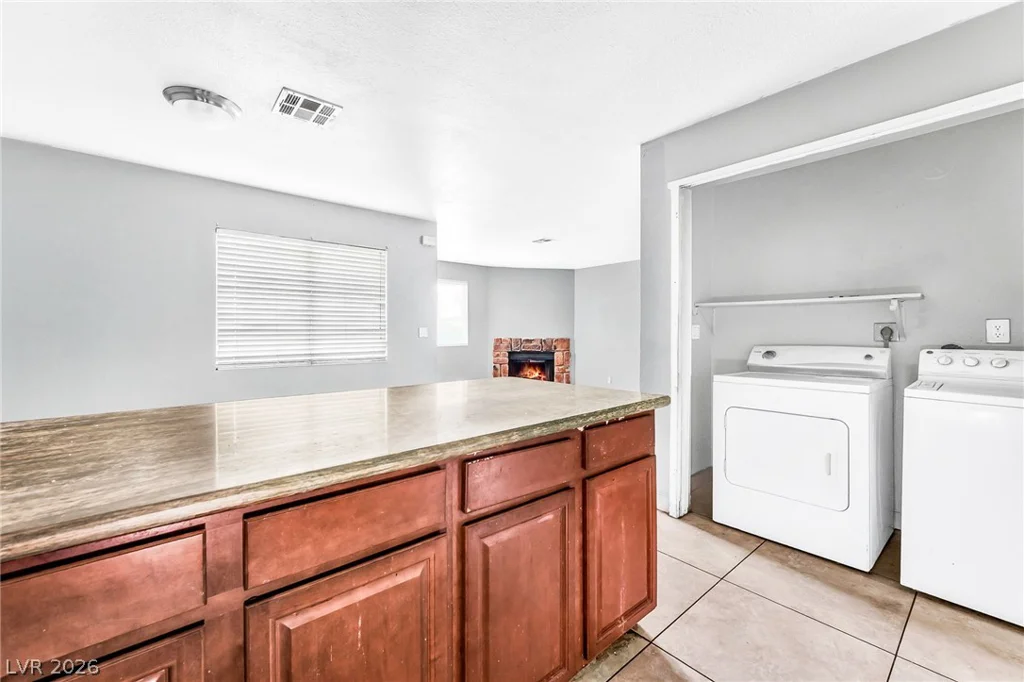 6914 Appleton, Las Vegas, NV 89156