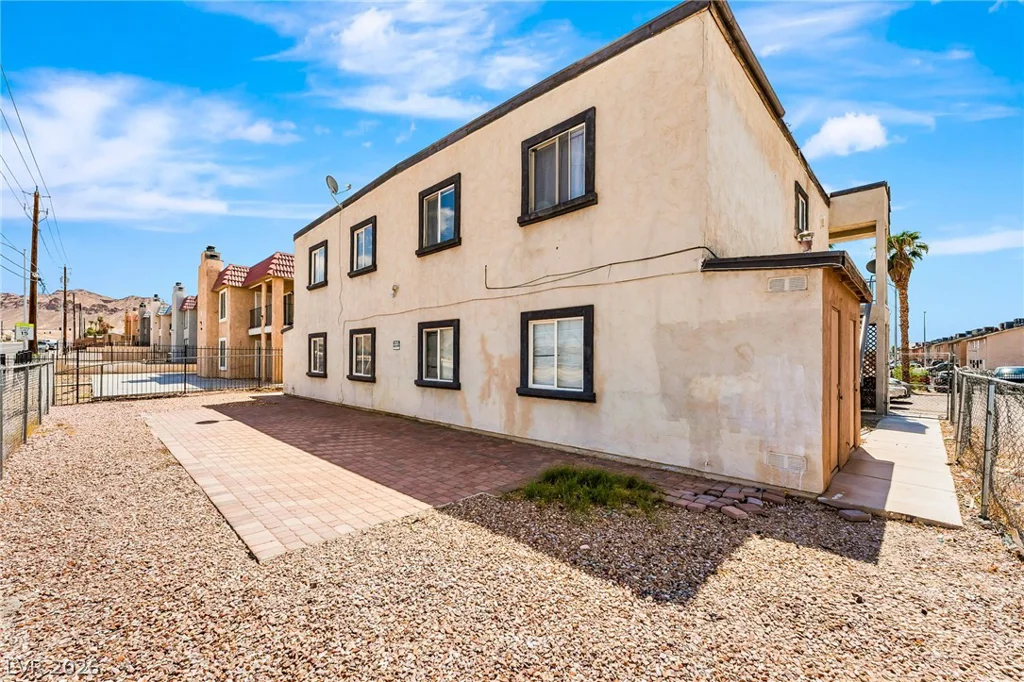 6914 Appleton, Las Vegas, NV 89156