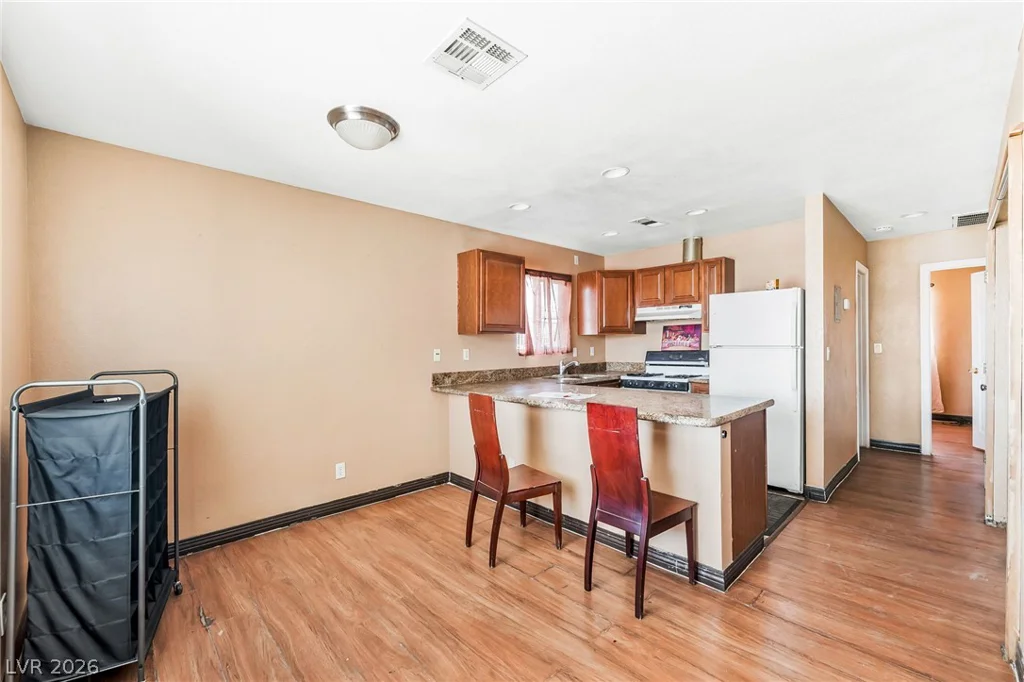 6914 Appleton, Las Vegas, NV 89156