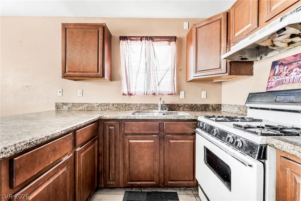 6914 Appleton, Las Vegas, NV 89156