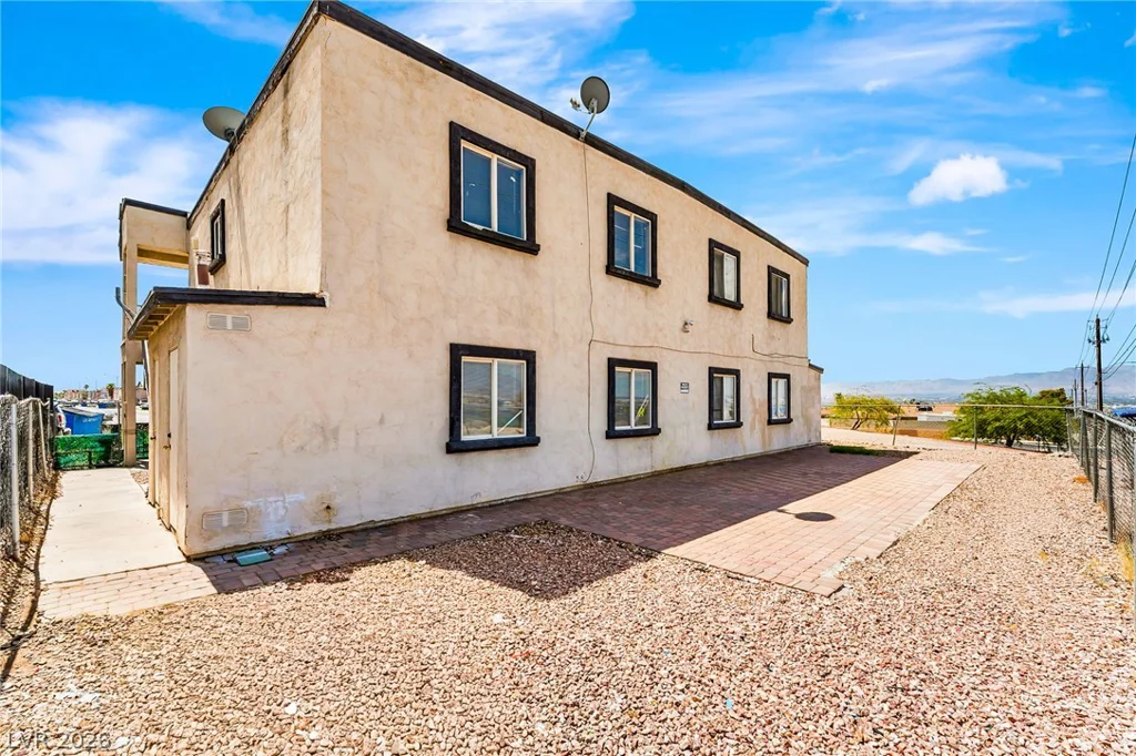 6914 Appleton, Las Vegas, NV 89156