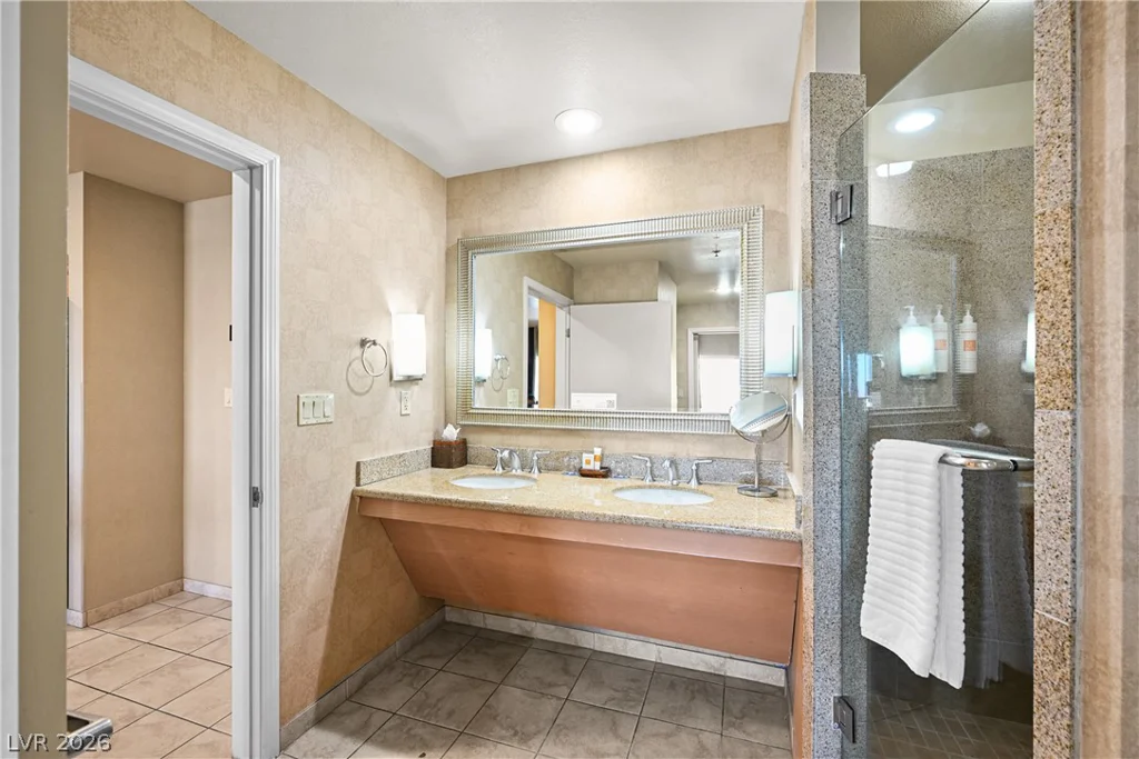 211 Flamingo, Las Vegas, NV 89169