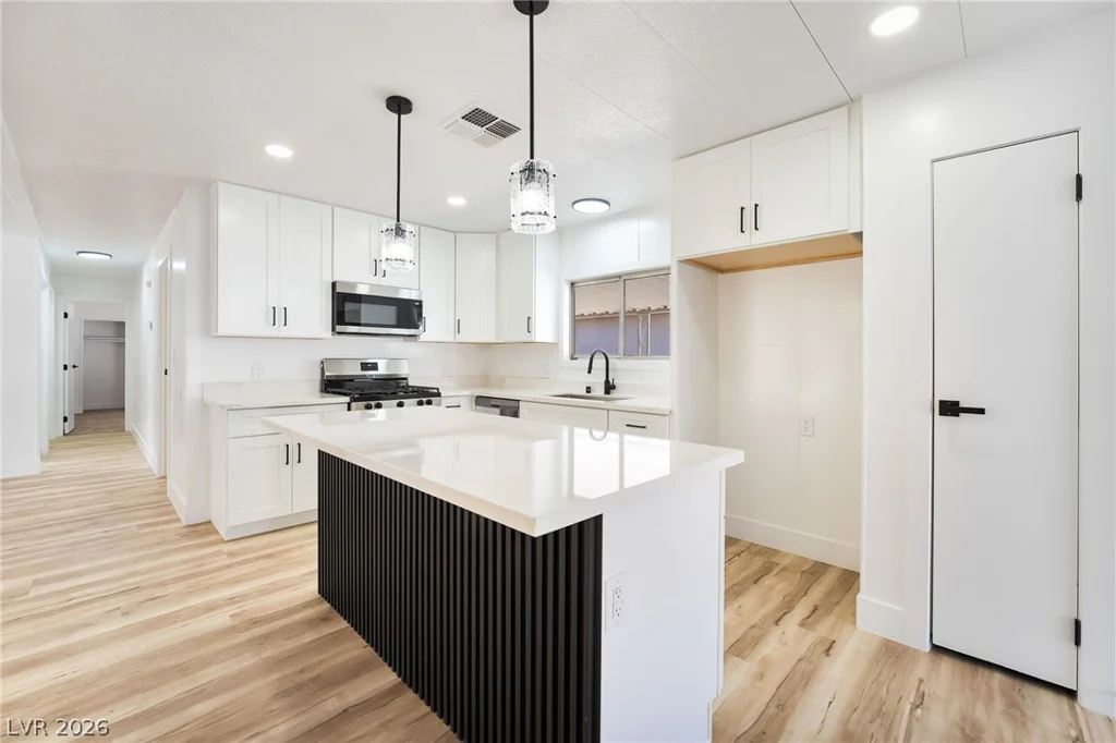 3369 Katmai, Las Vegas, NV 89122