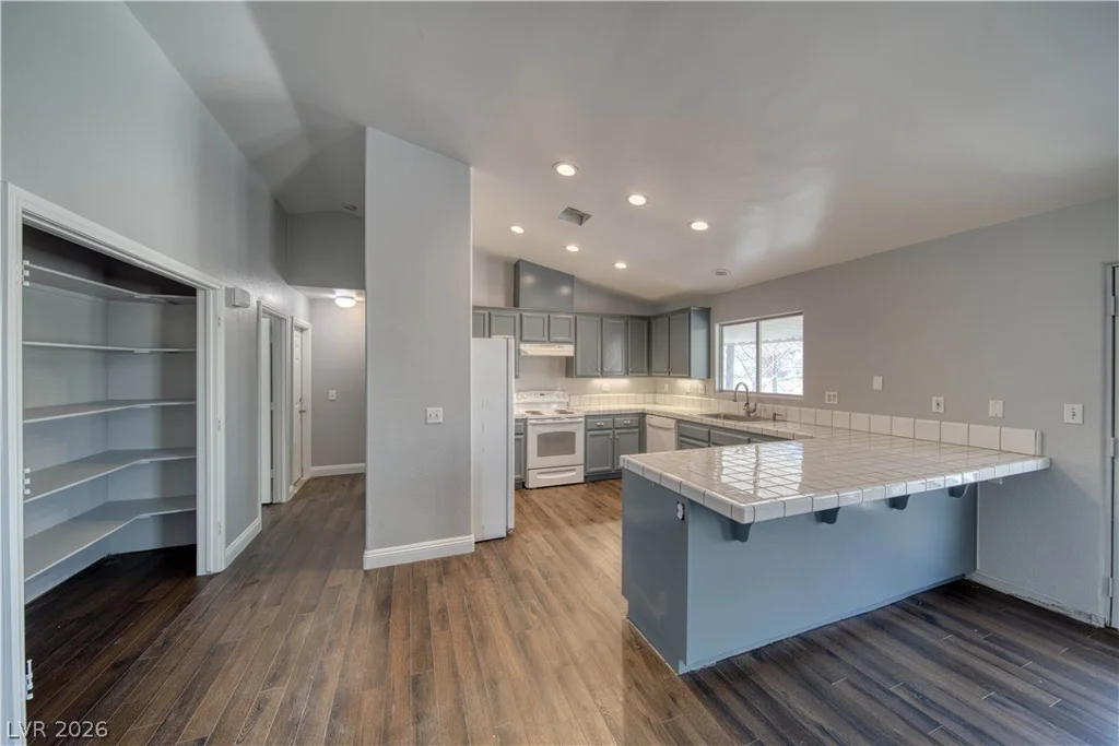 3110 Oakridge, Pahrump, NV 89048