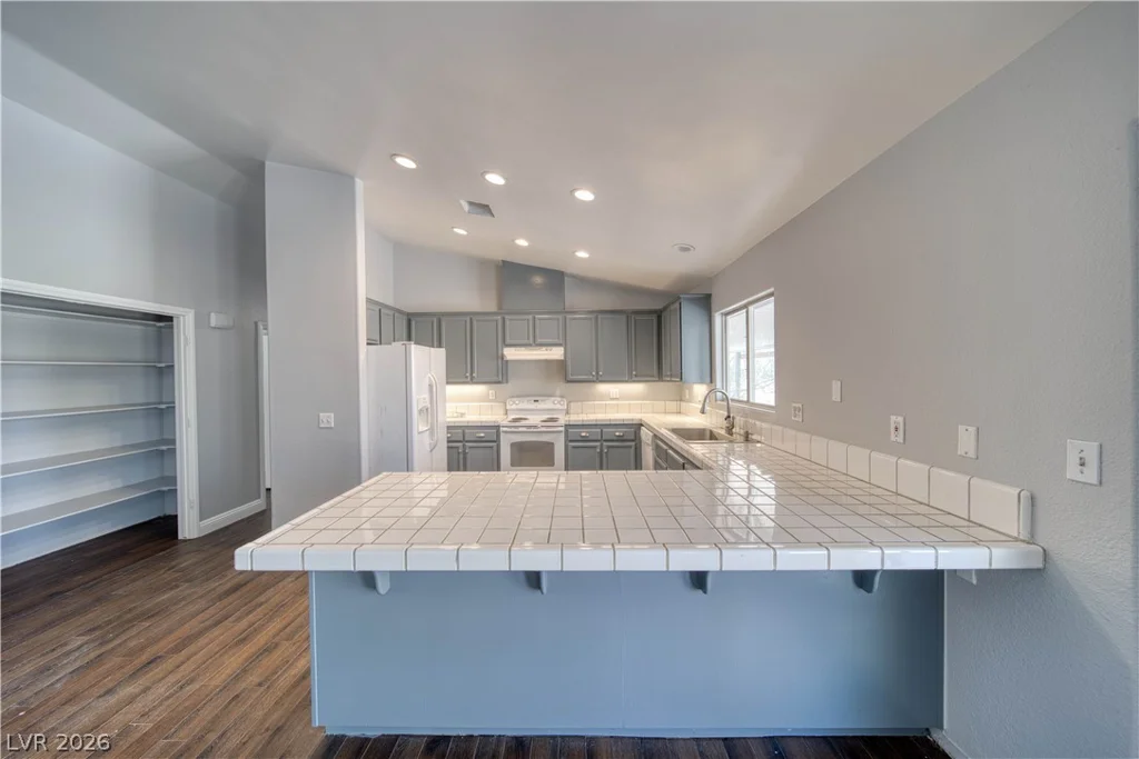 3110 Oakridge, Pahrump, NV 89048